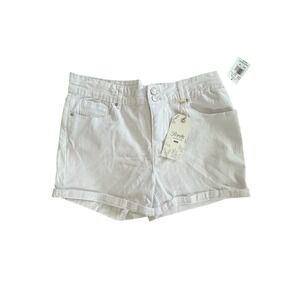 Royalty for Me Collection NWT White Shorts Woman SZ 14P (MSRP$34)